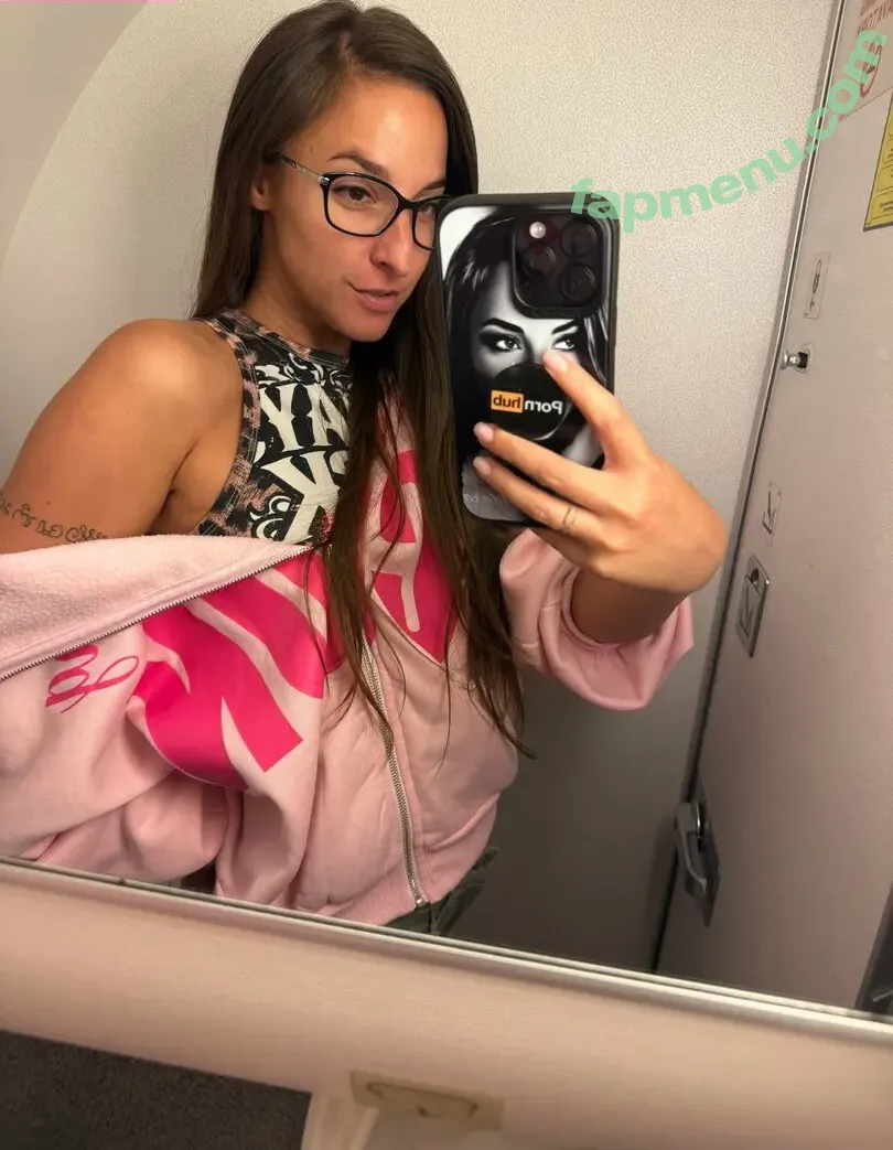 amirahadarax nude photo #0163 (amiraadarax)