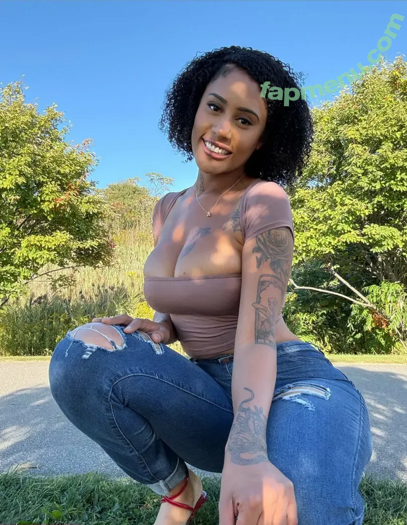 amiramyst nude photo #0002 (amiramyst)