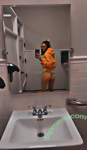  nude photo #0005