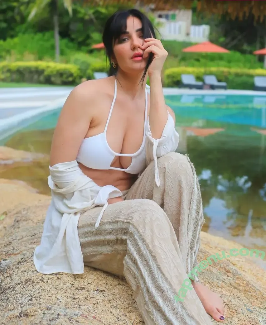 Amy Amyaela nude photo #0029 (amyaela / chubbygothbitch)