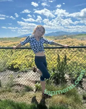 amy_bear420 / smokytonymurphyprod nude photo #0041