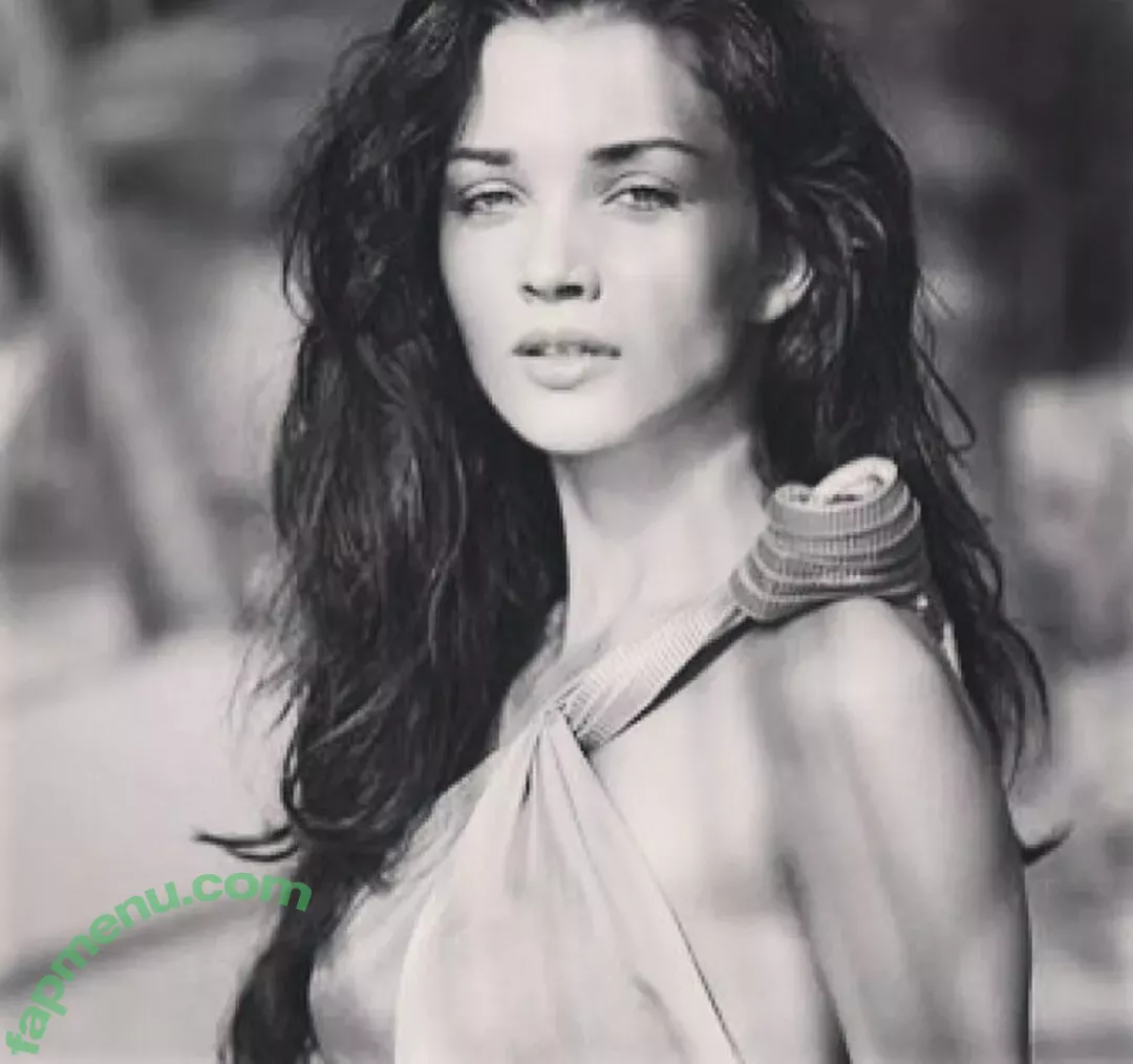 Amy Jackson nude photo #0090 (iamamyjackson / theallamericanbadgirl)