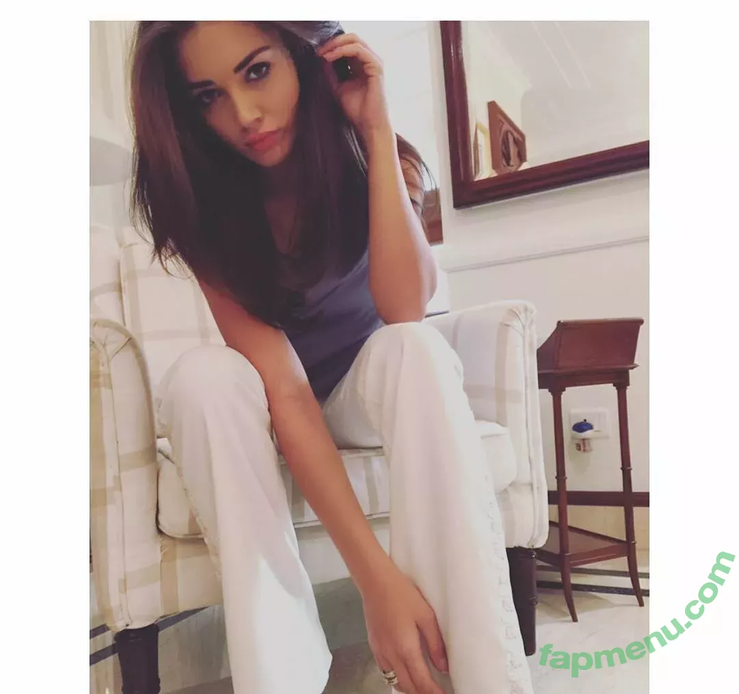 Amy Jackson nude photo #0105 (iamamyjackson / theallamericanbadgirl)