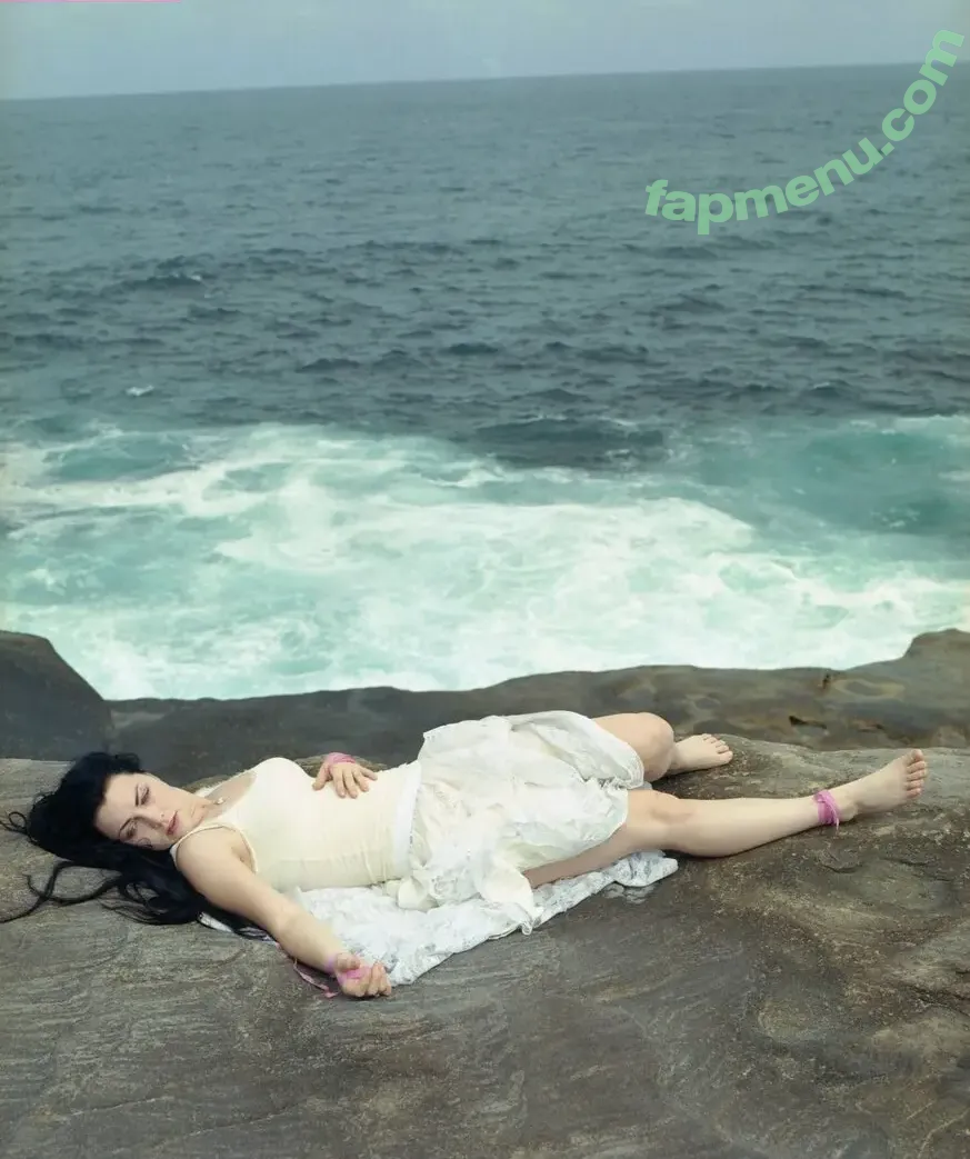 Amy Lee nude photo #0189 (AmyLeeEV / Slemgem / amy_lee / amyleeplays / youramylee)