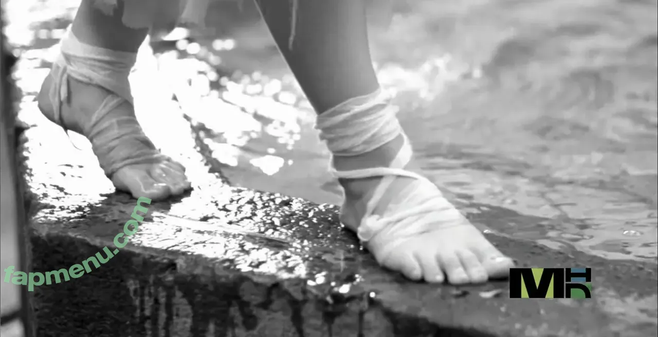 Amy Lee nude photo #0193 (AmyLeeEV / Slemgem / amy_lee / amyleeplays / youramylee)