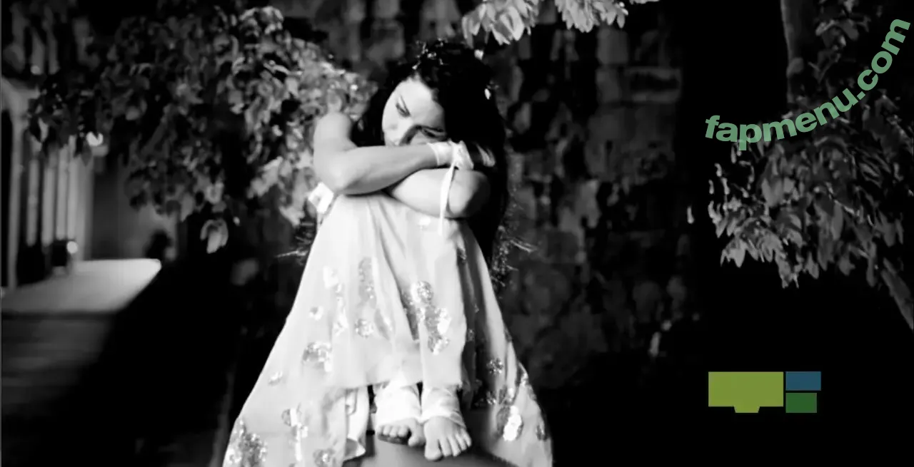 Amy Lee nude photo #0194 (AmyLeeEV / Slemgem / amy_lee / amyleeplays / youramylee)