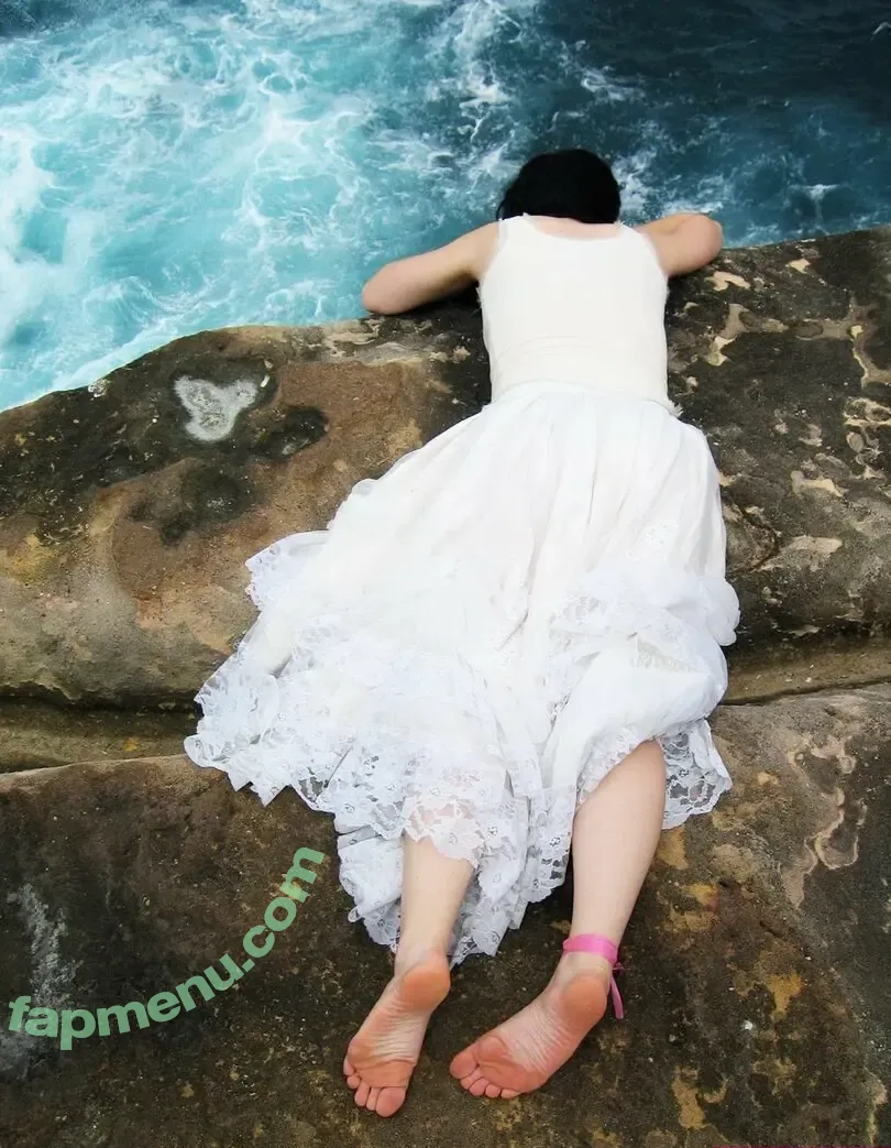 Amy Lee nude photo #0195 (AmyLeeEV / Slemgem / amy_lee / amyleeplays / youramylee)