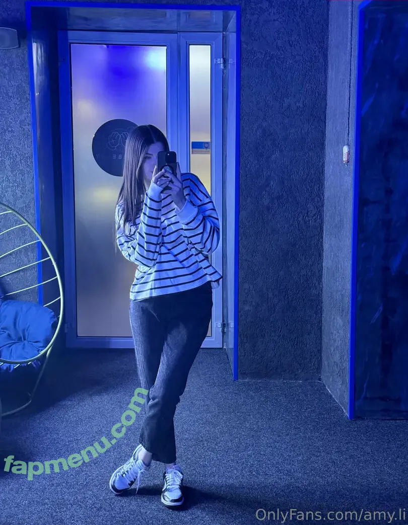 amy.li nude photo #0052 (ammyy.li)
