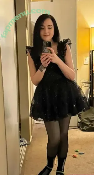 Amy Roberts / Amariebythesea nude photo #0134