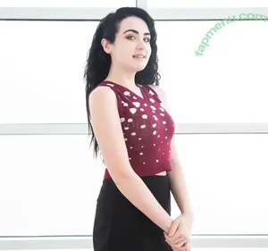 Amy Roberts / Amariebythesea nude photo #0148