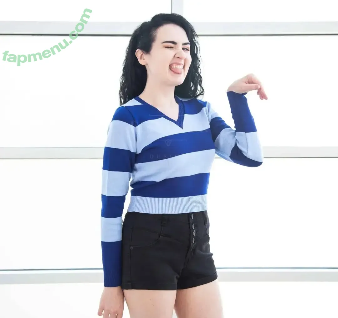 Amy Roberts nude photo #0141 (Amariebythesea)