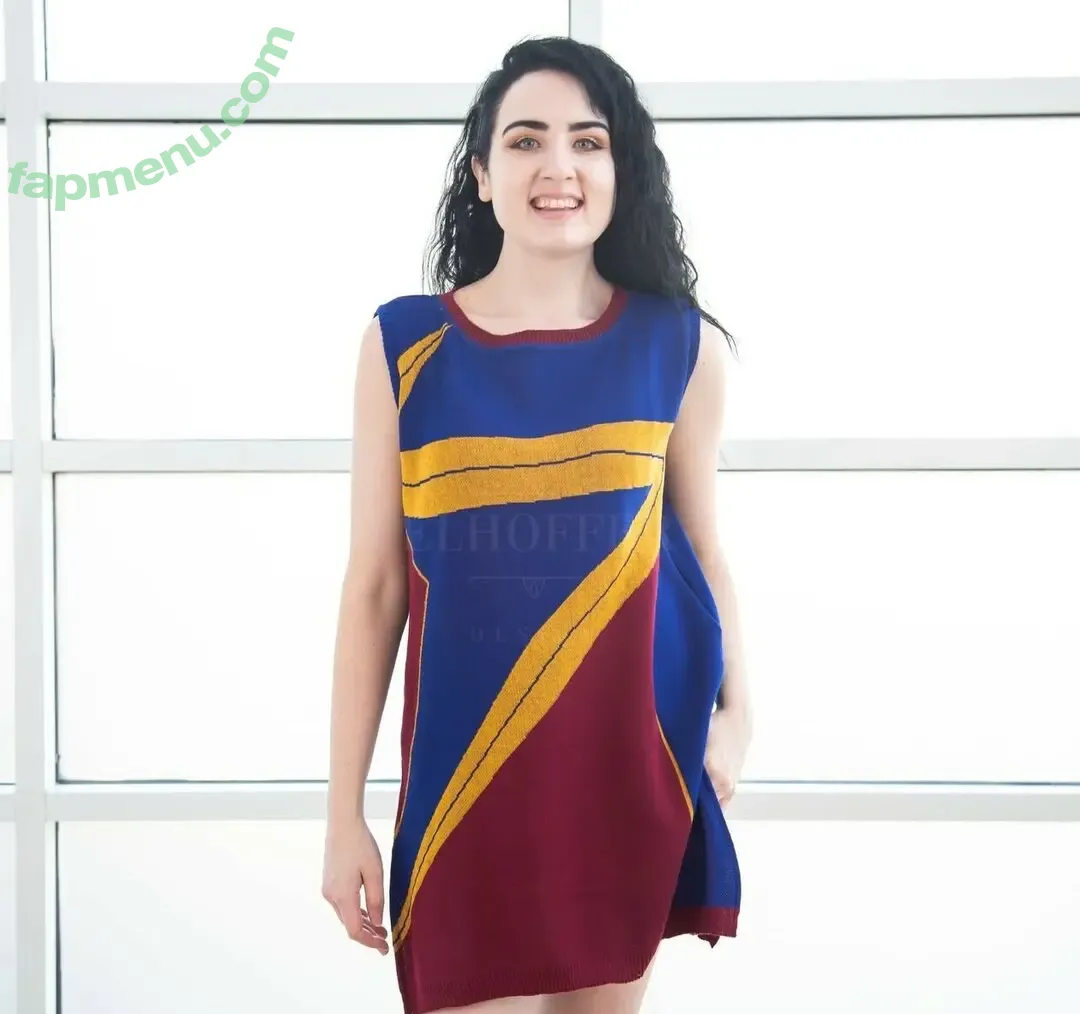 Amy Roberts nude photo #0144 (Amariebythesea)