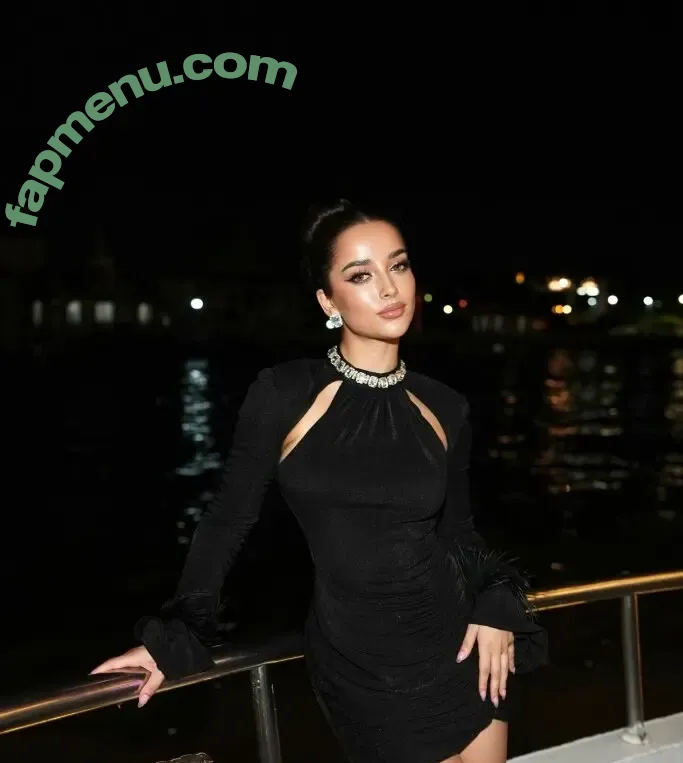 Amy Viranya Berry nude photo #0172 (amyviranya)