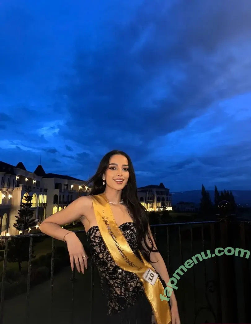 Amy Viranya Berry nude photo #0193 (amyviranya)