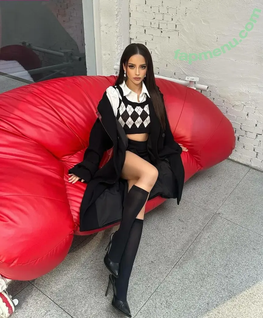 Amy Viranya Berry nude photo #0215 (amyviranya)