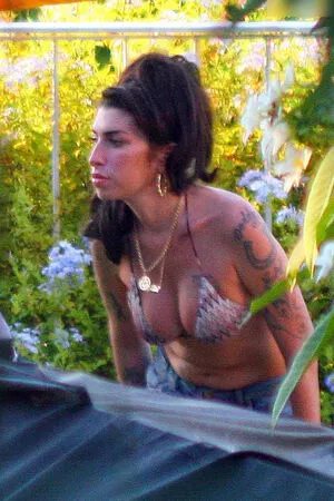 Amy Winehouse / 483399061 / amywinehouse nude photo #0085