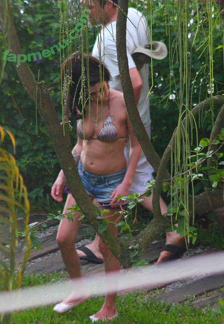 Amy Winehouse nude photo #0078 (483399061 / amywinehouse)