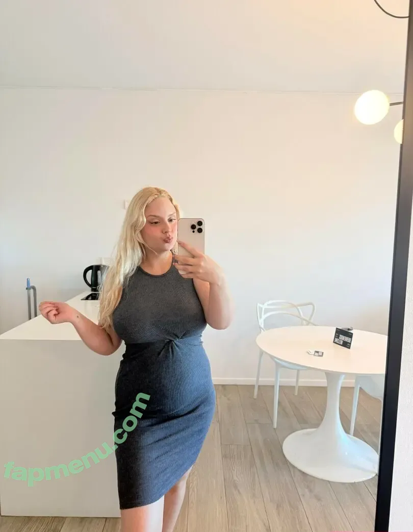 amycutiee nude photo #0054 (itsamyycute)