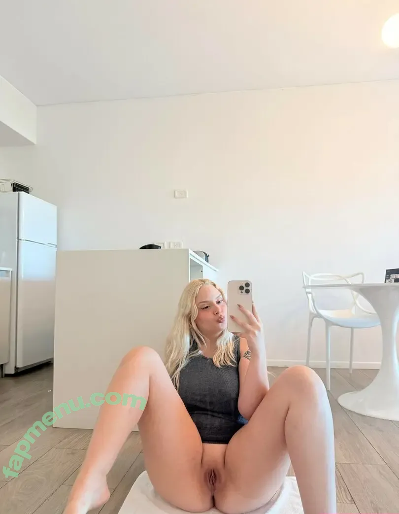 amycutiee nude photo #0081 (itsamyycute)