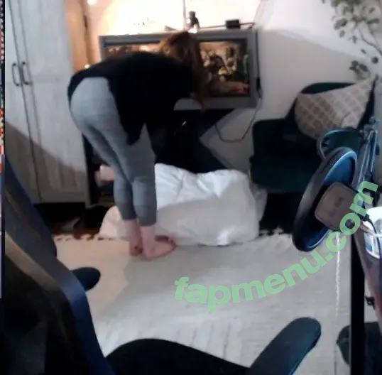 Amyec3 nude photo #0009 (amye_c3)