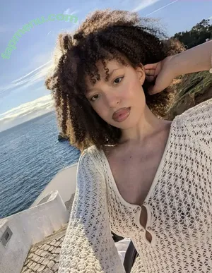 AmyMoretsele / Amy Moretsele / xx-alien nude photo #0013