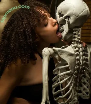 AmyMoretsele / Amy Moretsele / xx-alien nude photo #0065