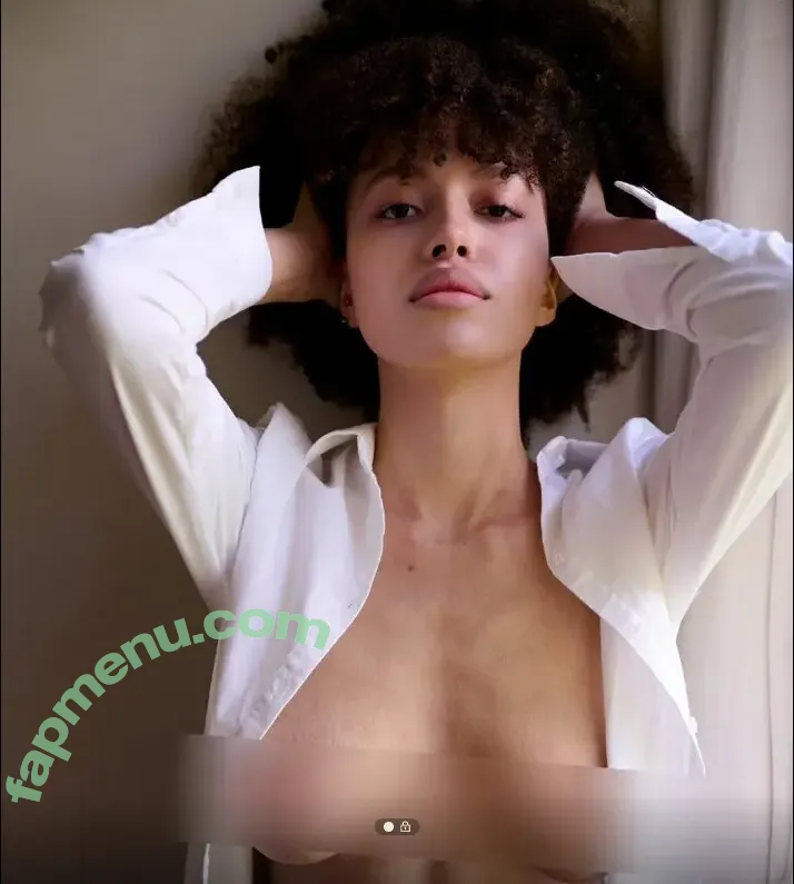 AmyMoretsele nude photo #0001 (Amy Moretsele / xx-alien)