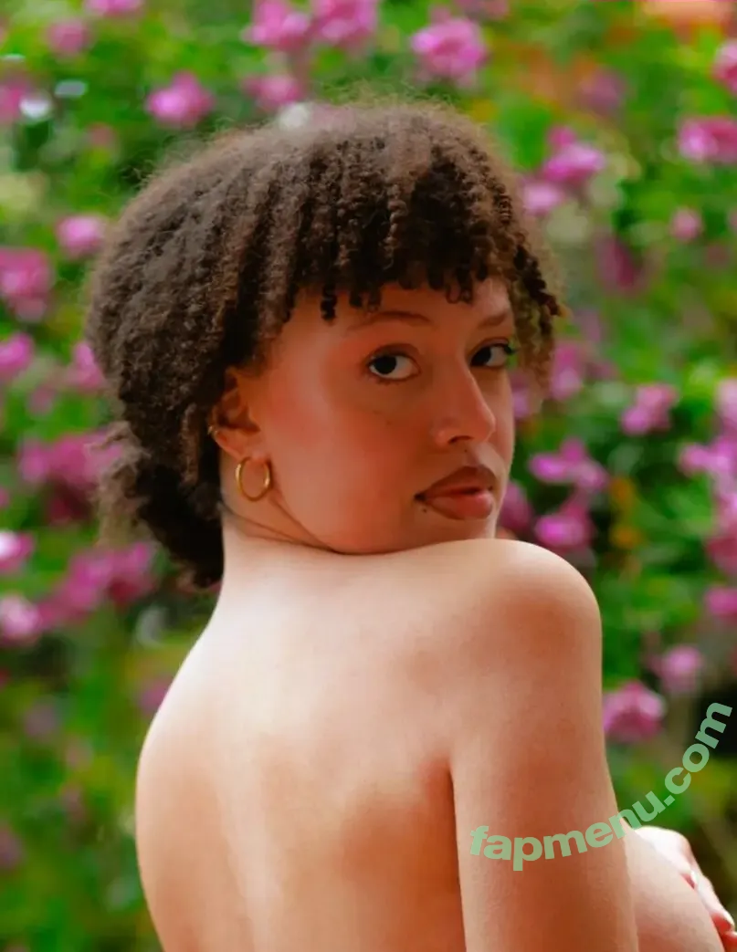 AmyMoretsele nude photo #0068 (Amy Moretsele / xx-alien)