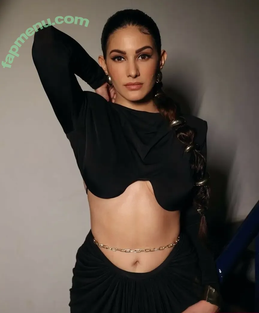 Amyra Dastur nude photo #0033 (amyradastur)