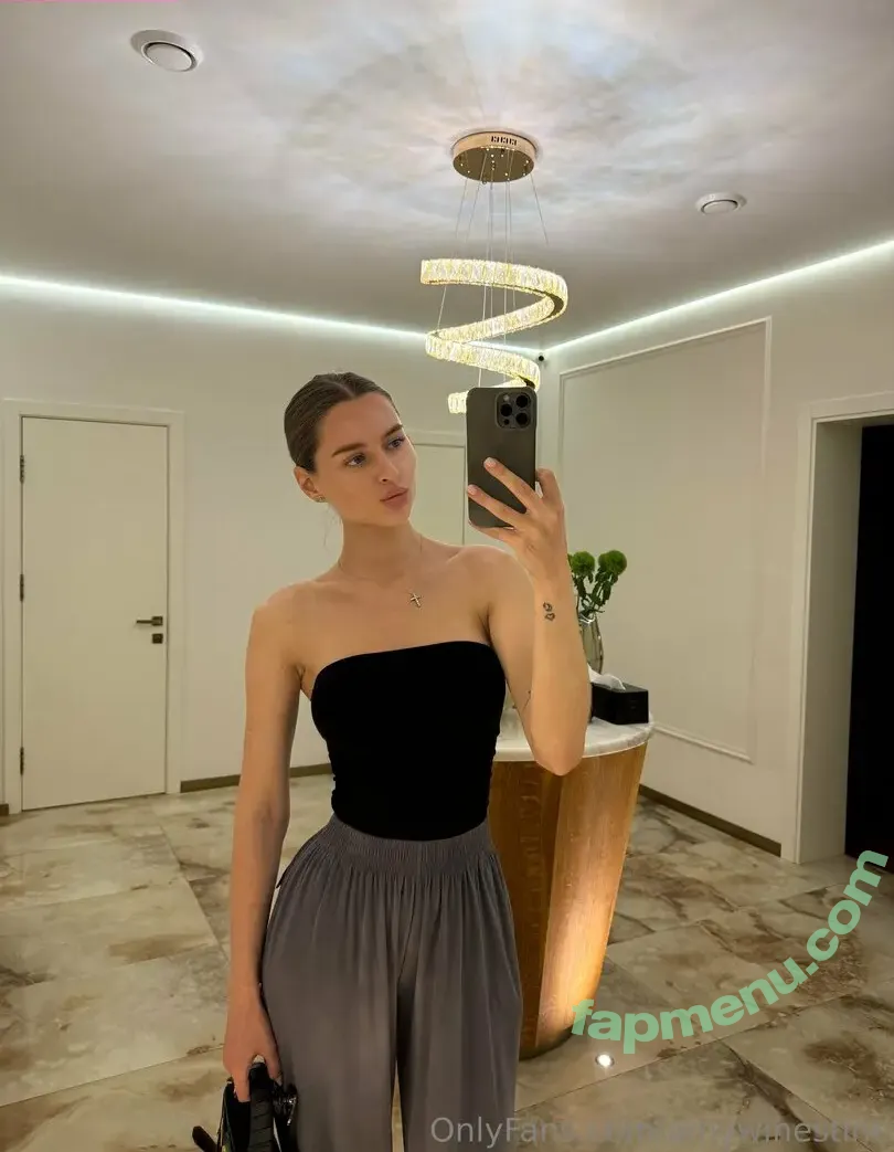 amywinestine nude photo #0034 (amywinestein)
