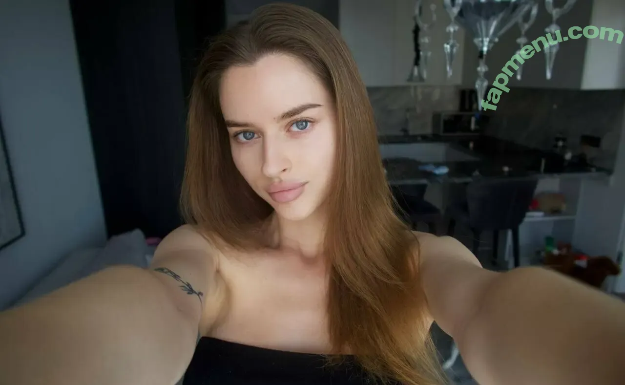 amywinestine nude photo #0043 (amywinestein)