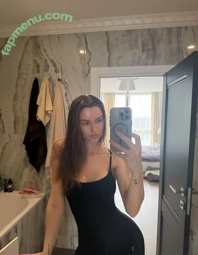 amywinestine nude photo #0050 (amywinestein)
