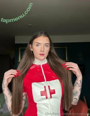 amyyyoxxox / amyyy_xoxoxo nude photo #0021
