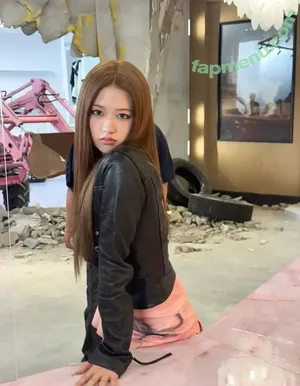 An Yujin 안유진 | / An IVE / _yujin_an nude photo #0213