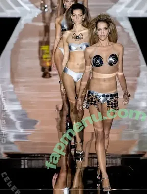 Ana Beatriz Barros / abeatriz / anabeatrizbarrosofficial nude photo #0215