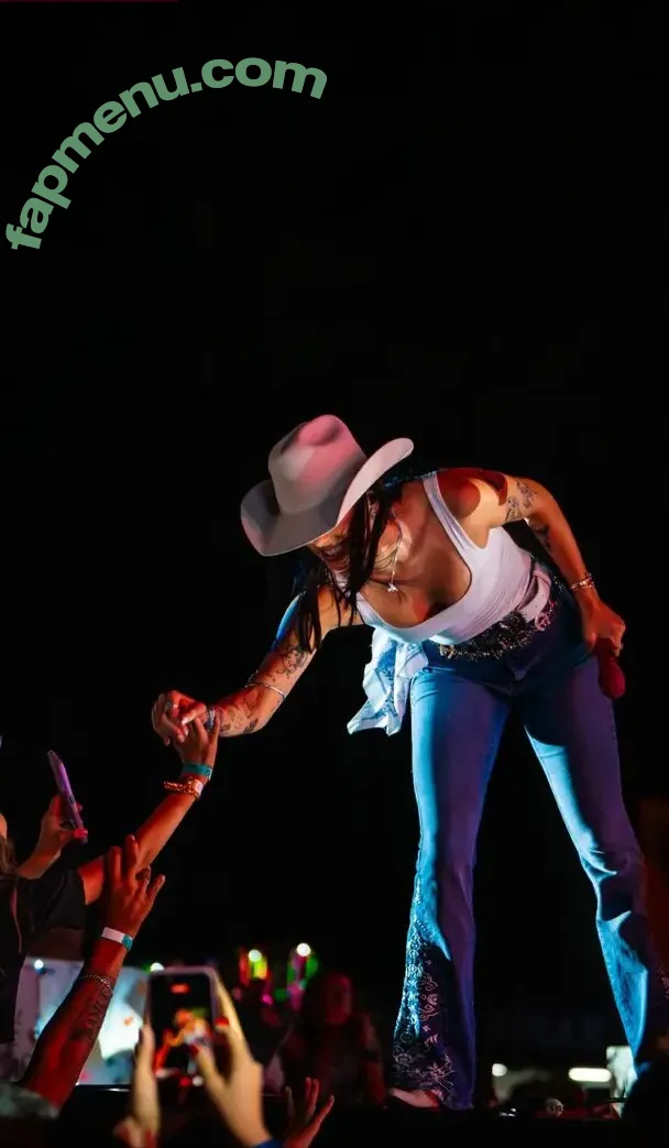 Ana Castela nude photo #0144 (anacastelacantora)