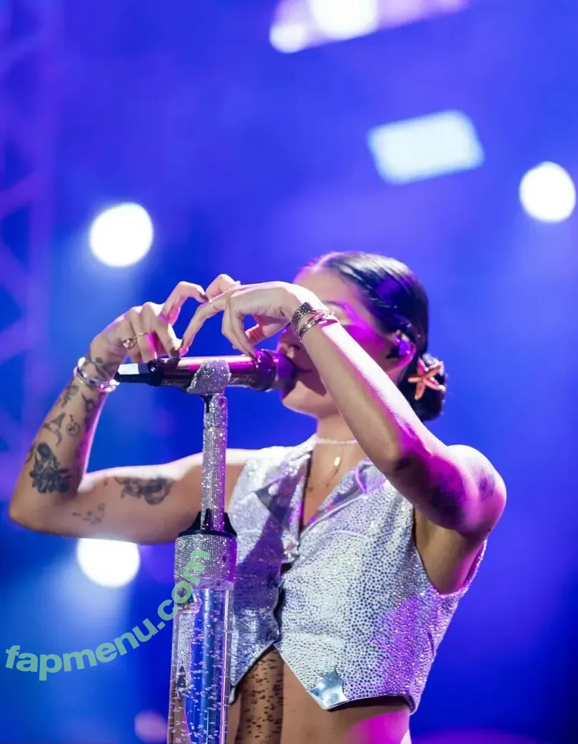 Ana Castela nude photo #0159 (anacastelacantora)