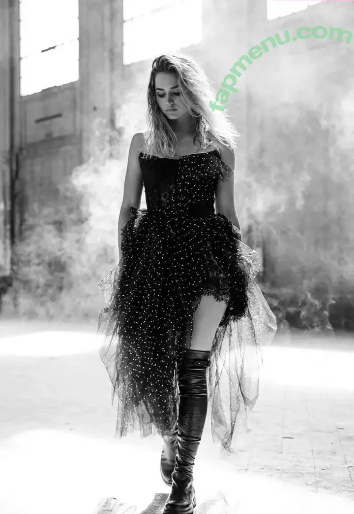 Ana De Armas nude photo #1623 (ana_d_armas / anadearmas / anadearmasdaily)