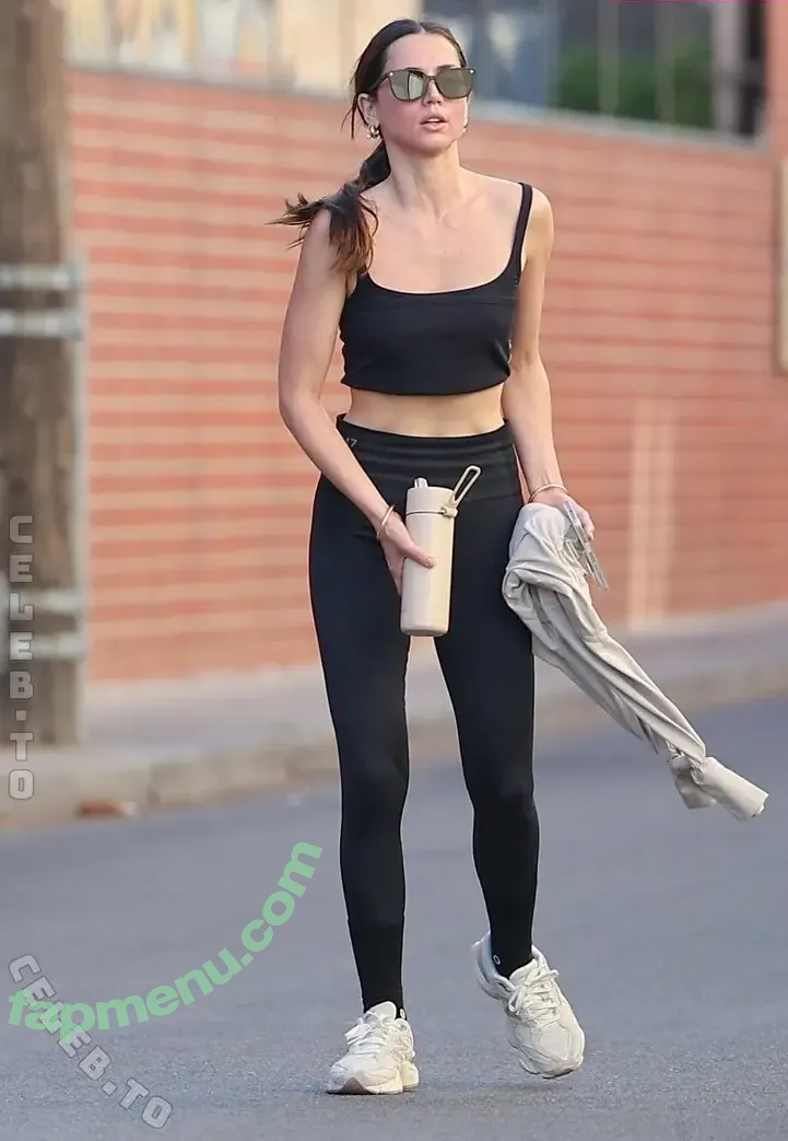 Ana De Armas nude photo #1759 (ana_d_armas / anadearmas / anadearmasdaily)