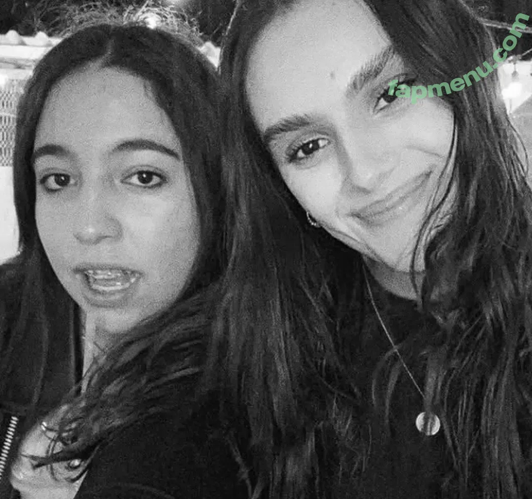 Ana Lourdes nude photo #0001 (analourdesa / analourdesav)