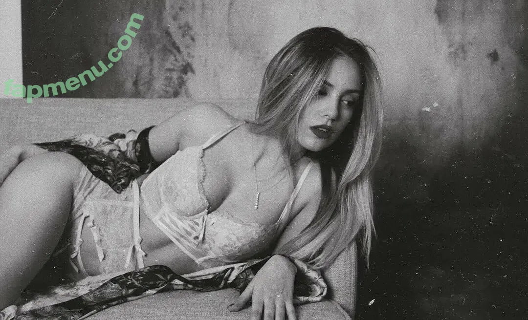 Ana Mena nude photo #0065 (anamenaoficial / u144571444)