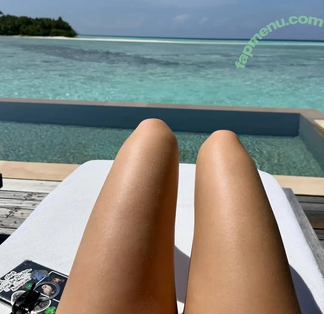 Anais Gallagher nude photo #0199 (gallagher_anais)