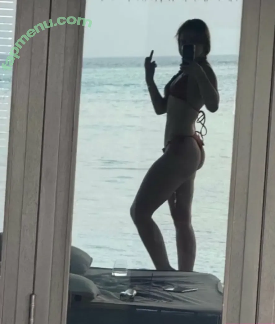 Anais Gallagher nude photo #0201 (gallagher_anais)