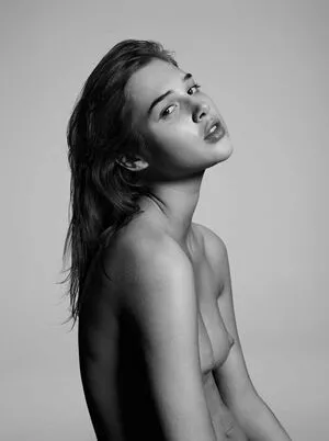 Anais Pouliot / anais_pouliot nude photo #0038