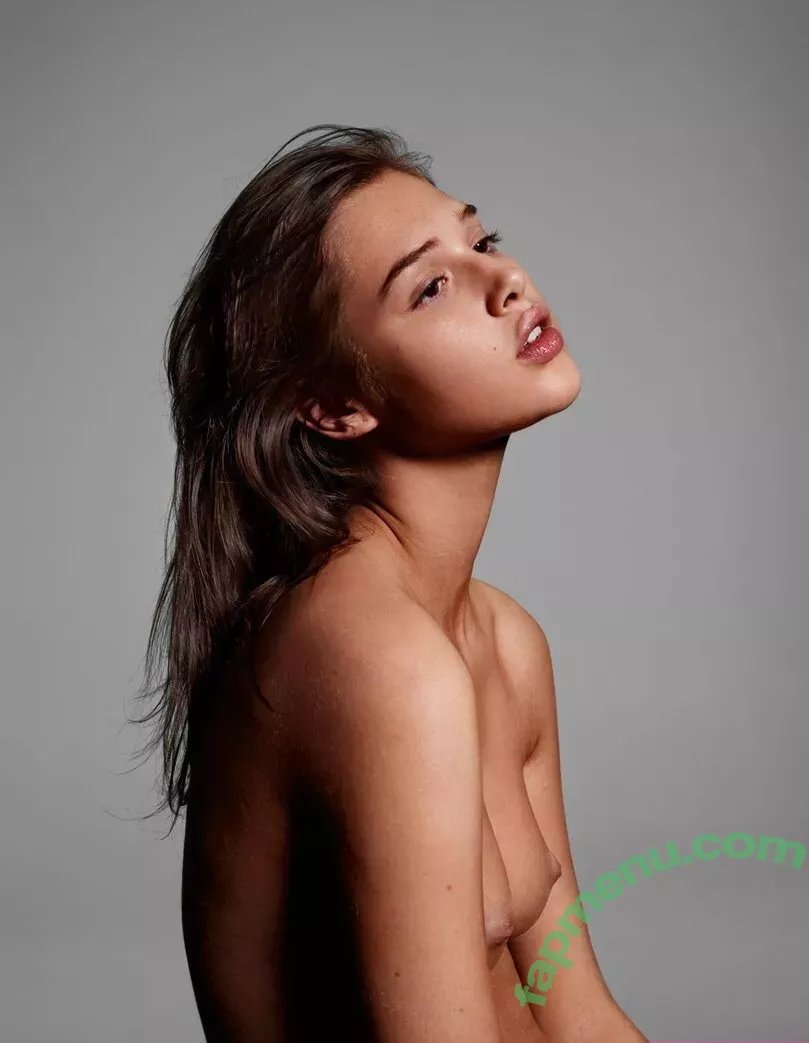 Anais Pouliot nude photo #0003 (anais_pouliot)