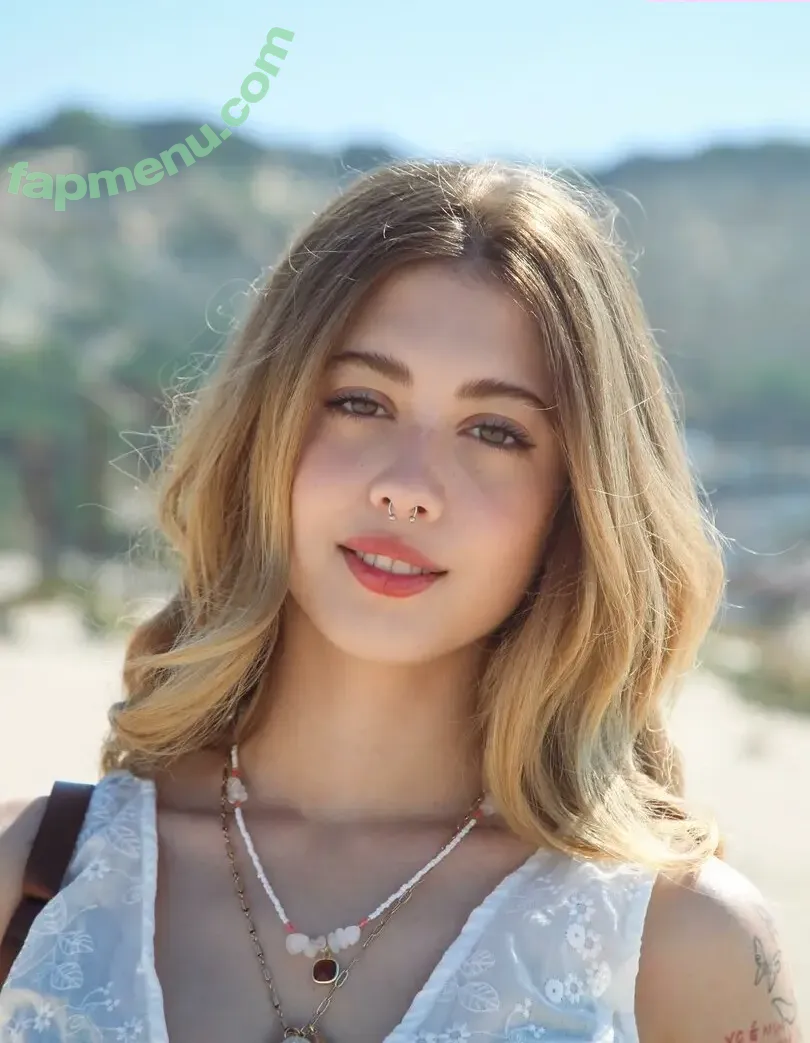 Ananda Morais nude photo #1068 (ananda)