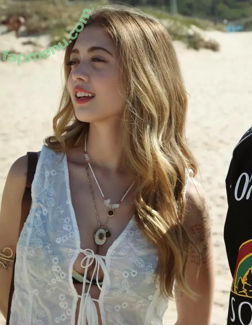 Ananda Morais nude photo #1070 (ananda)