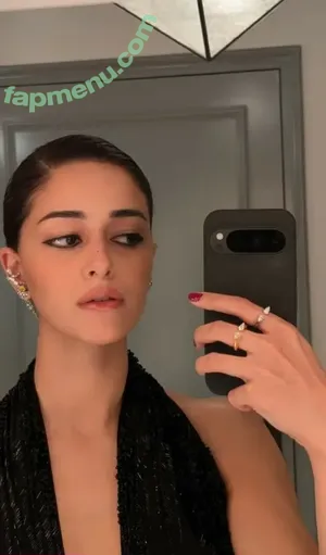 Ananya Pandey / ananyapanday nude photo #0037