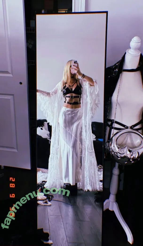 Anastasia Haunt nude photo #0002 (wearethehaunt)