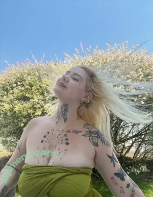  nude photo #0001